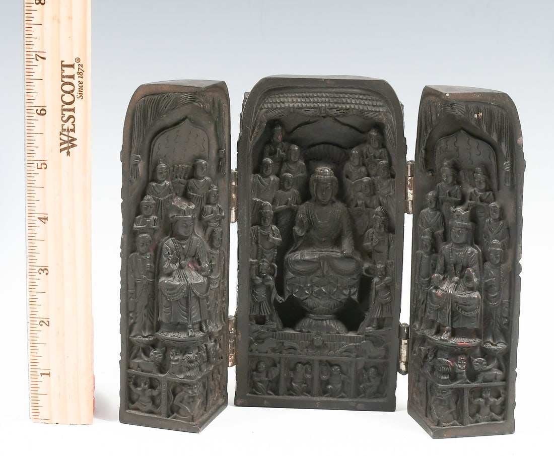 3 PANEL FOLDING TEMPLE CARVING (1 of 3)