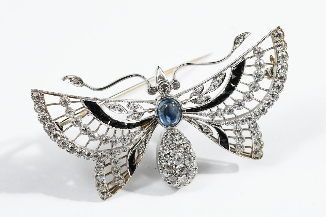 18K GOLD DIAMOND & SAPPHIRE BUTTERFLY PIN (1 of 4)