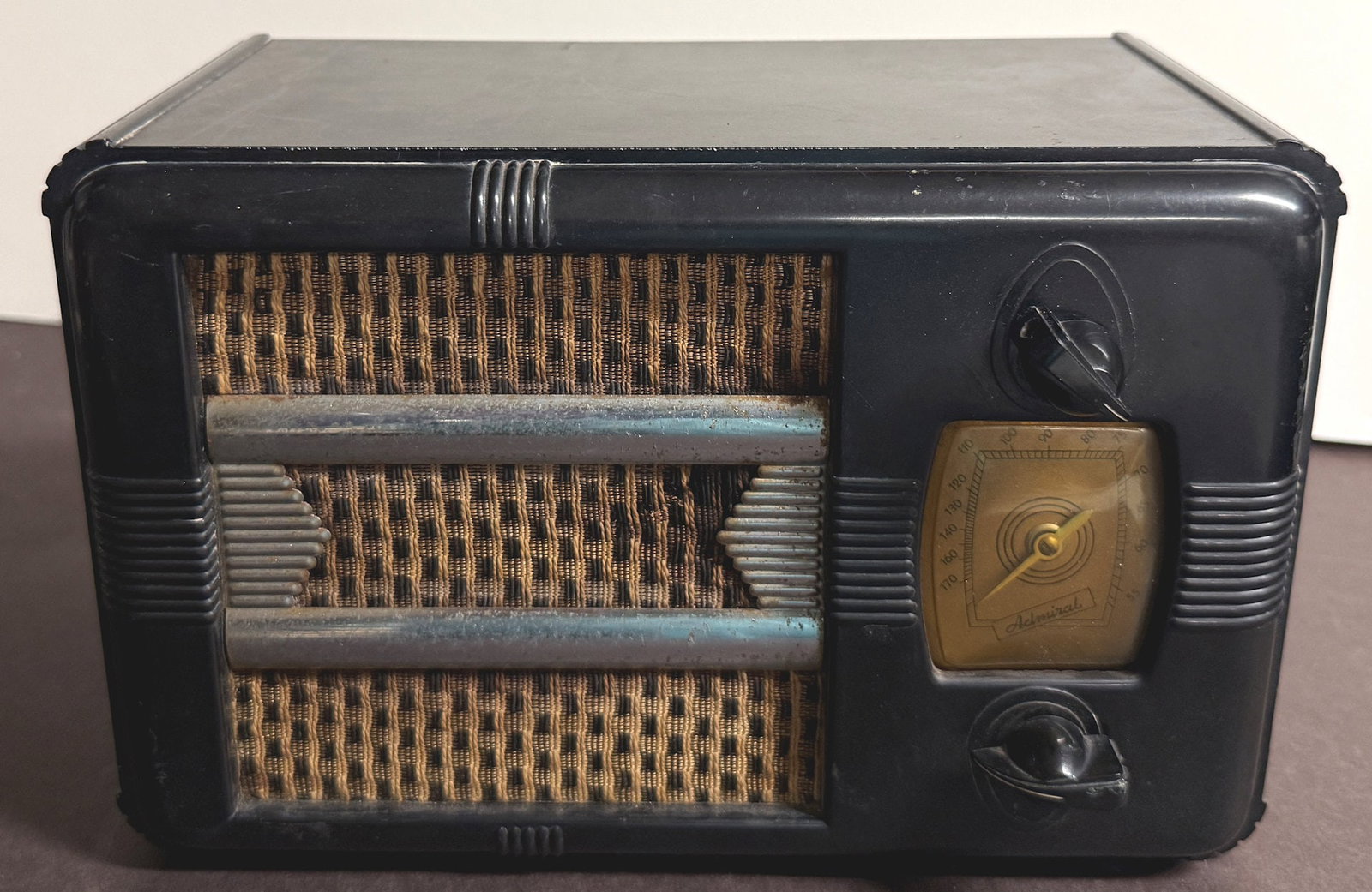 ADMIRAL "TOMBSTONE" RADIO (1 of 5)