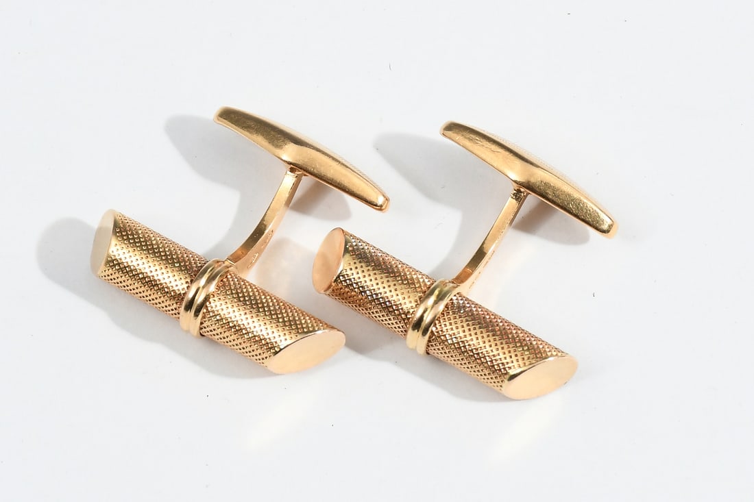 18K MID-CENTURY UNOAERRE CUFFLINKS (1 of 4)