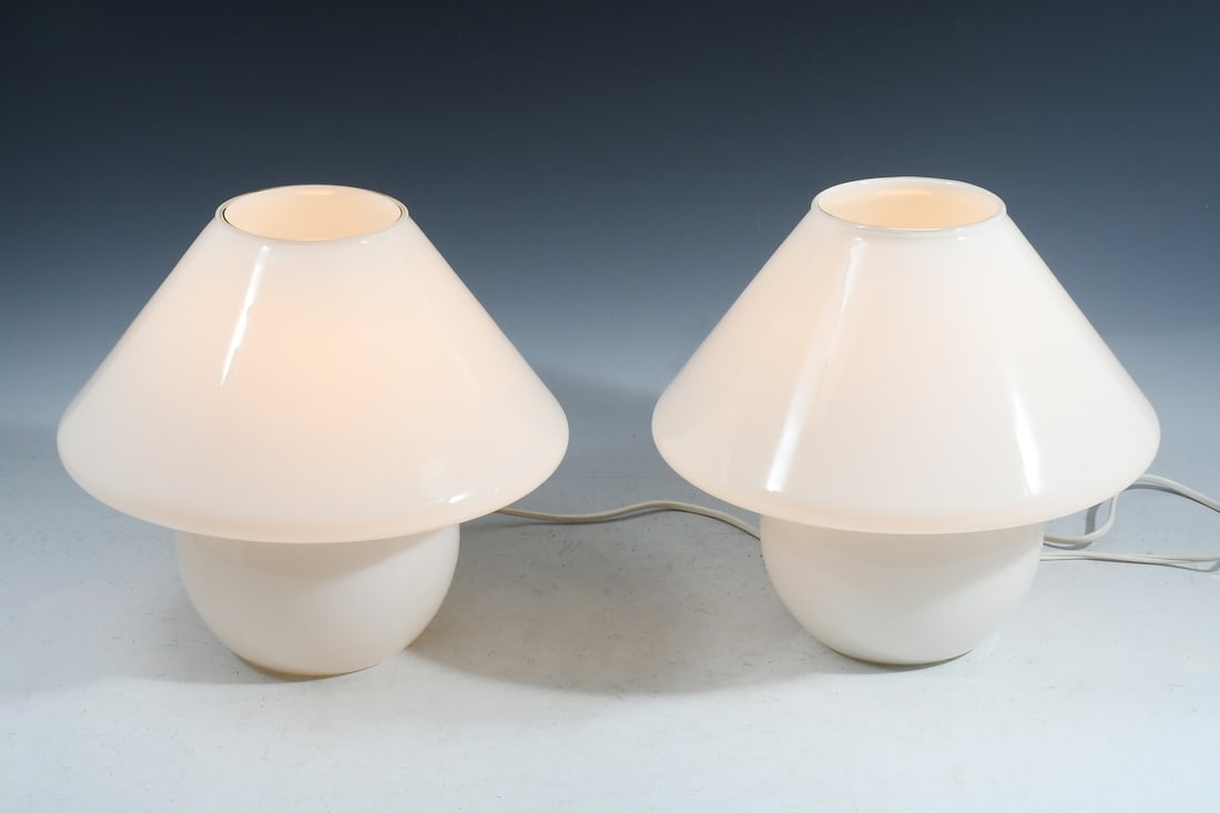 PAIR MURANO ART GLASS BOUDOIR LAMPS: PAIR MURANO ART GLASS BOUDOIR LAMPS: Pair of Italian Murano art glass Mushroom lamps. Each Approx. 10.5" h x 11.5" dia.