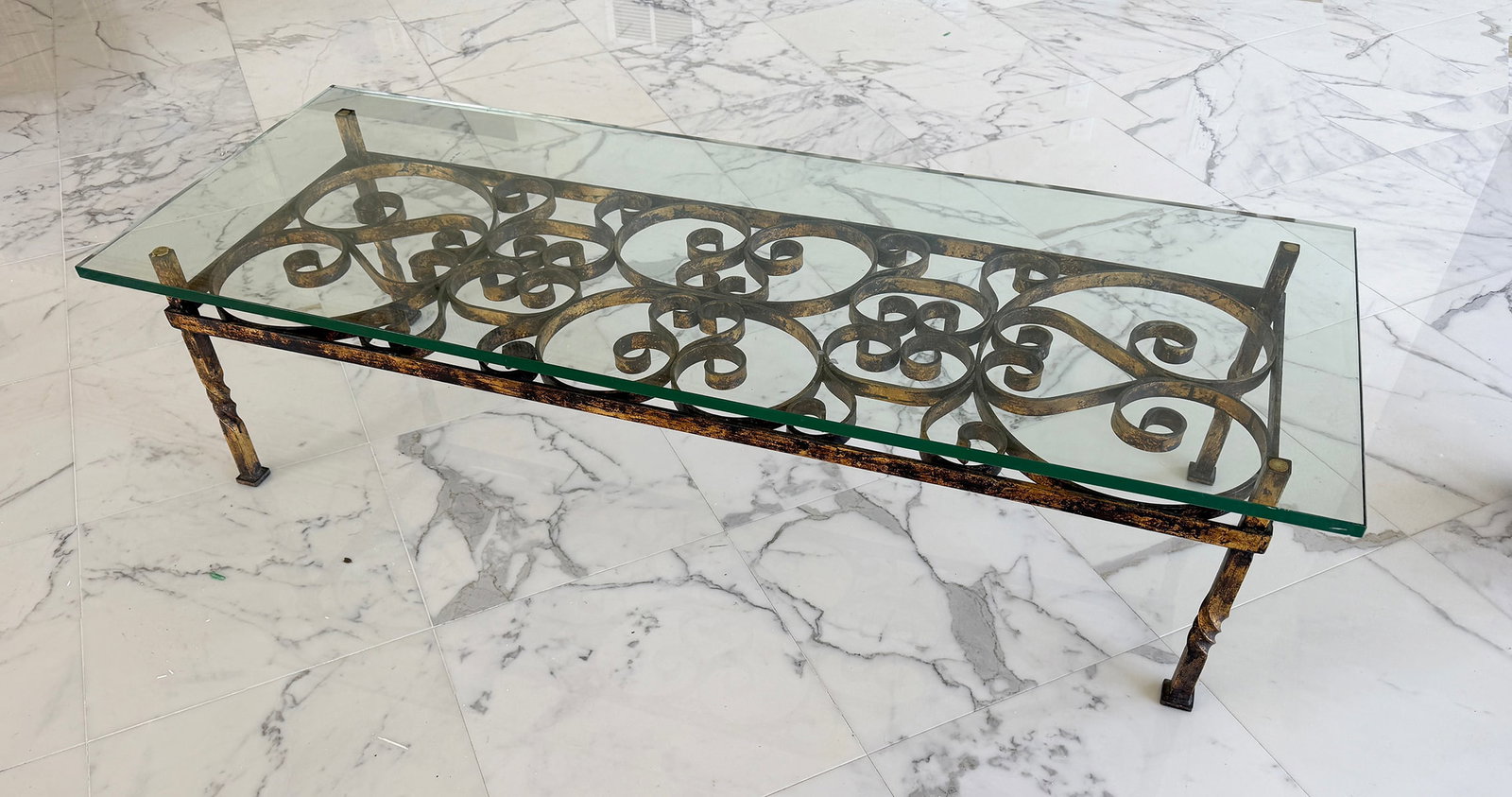 HOLLYWOOD REGENCY WROUGHT IRON COFFEE TABLE (1 of 3)