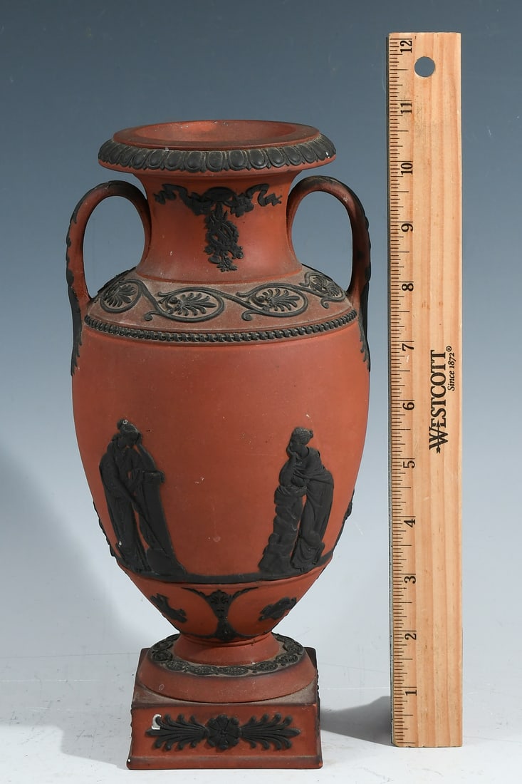 WEDGEWOOD NEOCLASSICAL ROSSO ANTICO VASE (1 of 1)