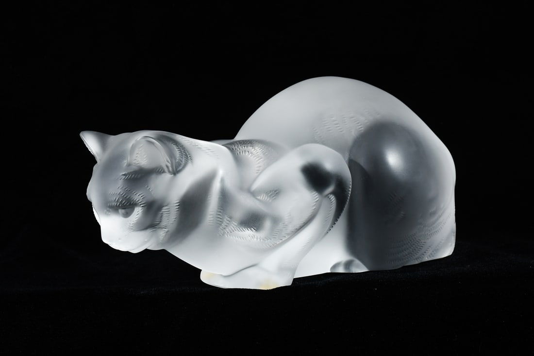 LALIQUE CROUCHING CAT (1 of 3)
