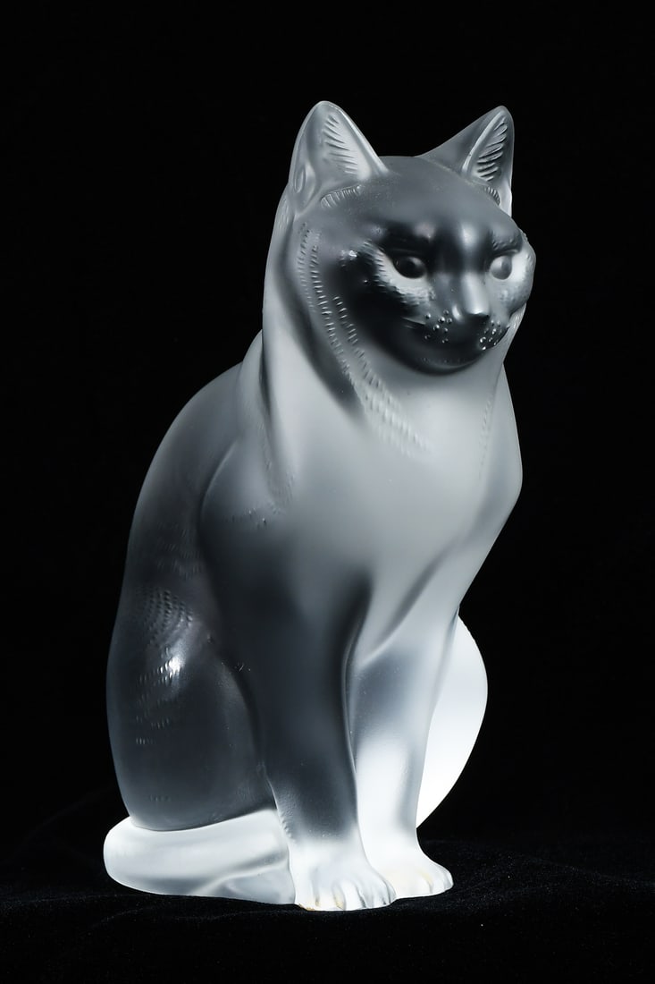 LALIQUE CRYSTAL SEATED CAT FIGURE (1 of 4)