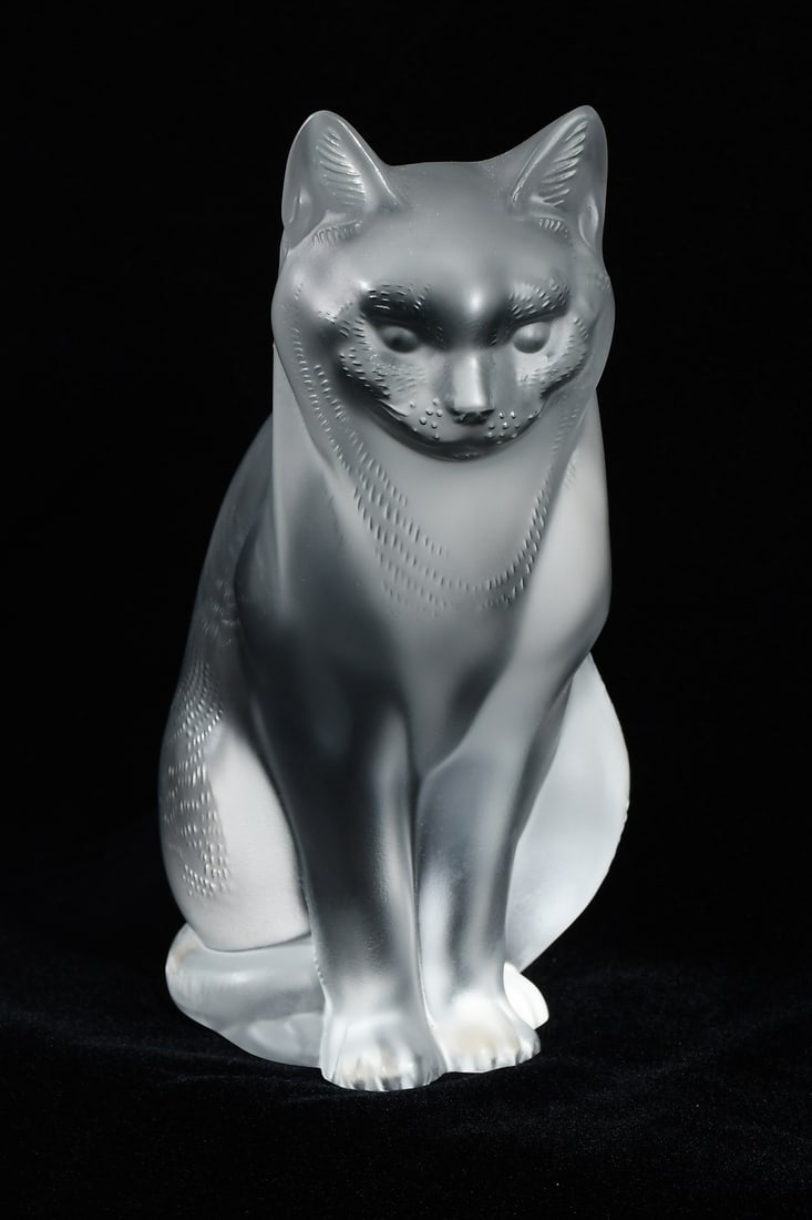 LALIQUE CRYSTAL SEATED CAT FIGURE (1 of 4)