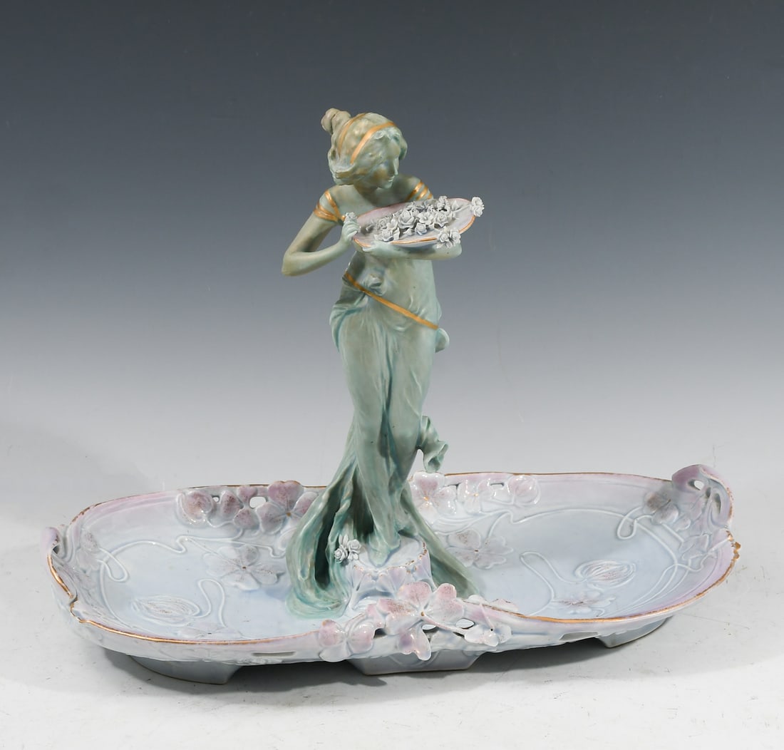 ART NOUVEAU ERNST WAHLISS FIGURAL DRESSER TRAY (1 of 6)