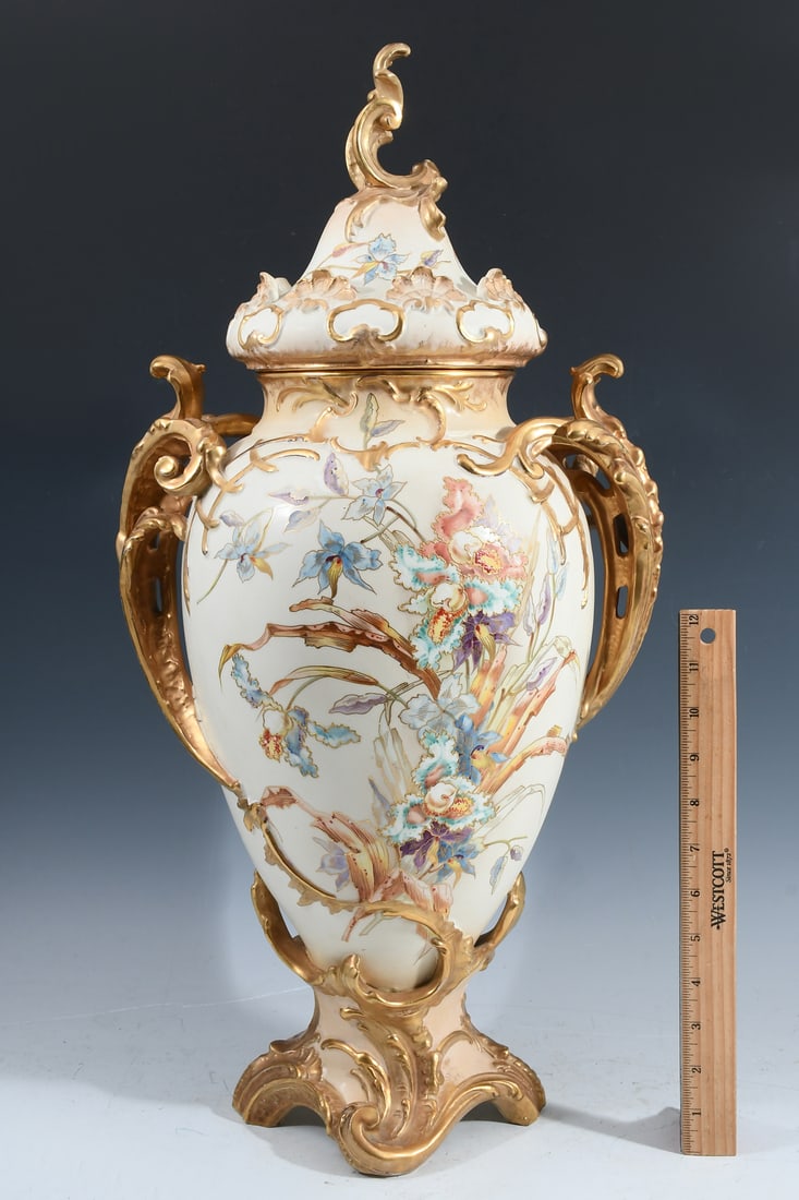 ROYAL BONN FRANZ ANTON MEHLEM COVERED URN (1 of 5)