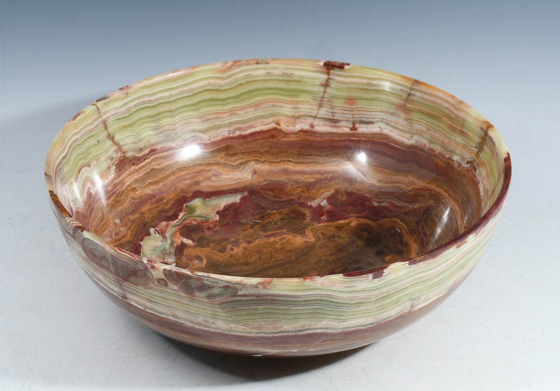 HAND-CRAFTED ONYX CENTERPIECE BOWL: HAND-CRAFTED ONYX CENTERPIECE BOWL: Large carved & polished Onyx Centerpiece bowl. Approx. 4.75" h x 13.875" dia.