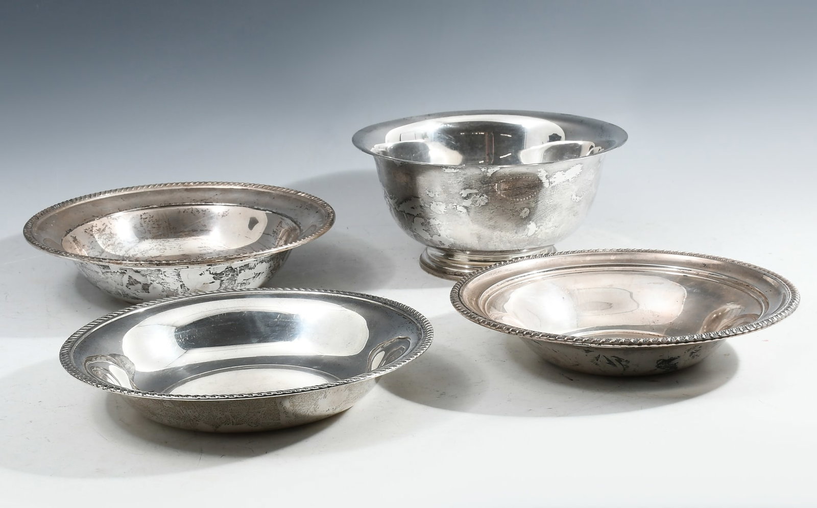 4 PC. AMERICAN STERLING SILVER BOWLS: 4 PC. AMERICAN STERLING SILVER BOWLS: Approx. 35.95 Troy ounces. Comprising; 1- Manchester Paul Revere reproduction bowl. 1- Frank M. Whiting bowl, award bowl. 1- Preisner Co. Bowl. 1- Bowl by an unfo