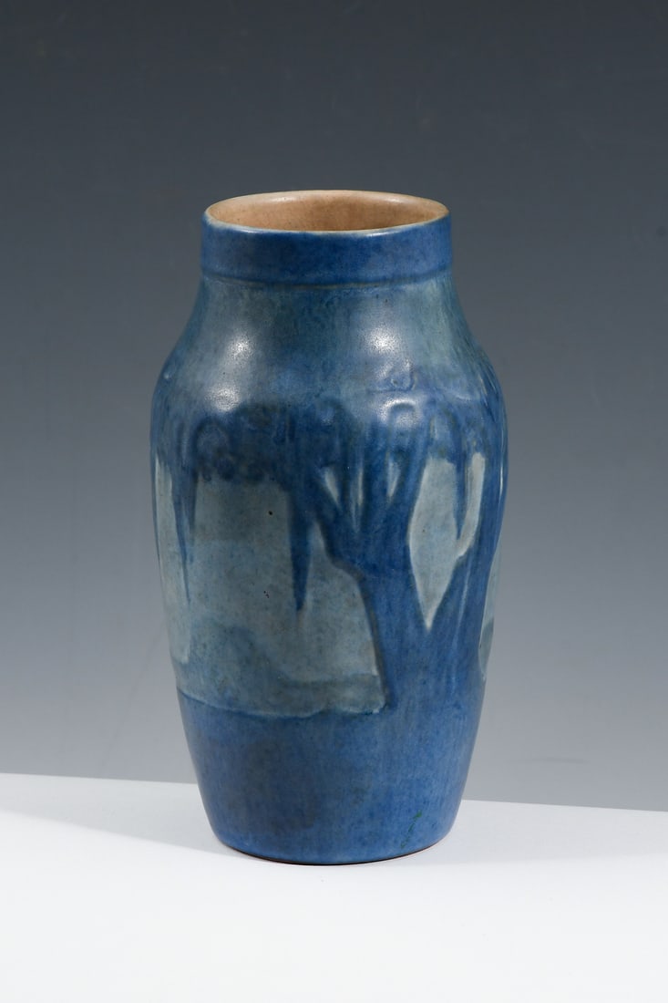 NEWCOMB COLLEGE "MOON & MOSS" POTTERY VASE (1 of 5)