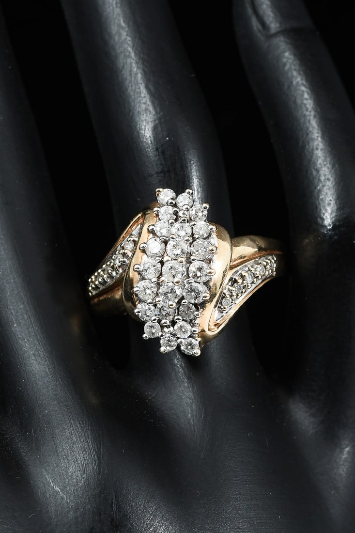 10K DIAMOND RING (1 of 6)