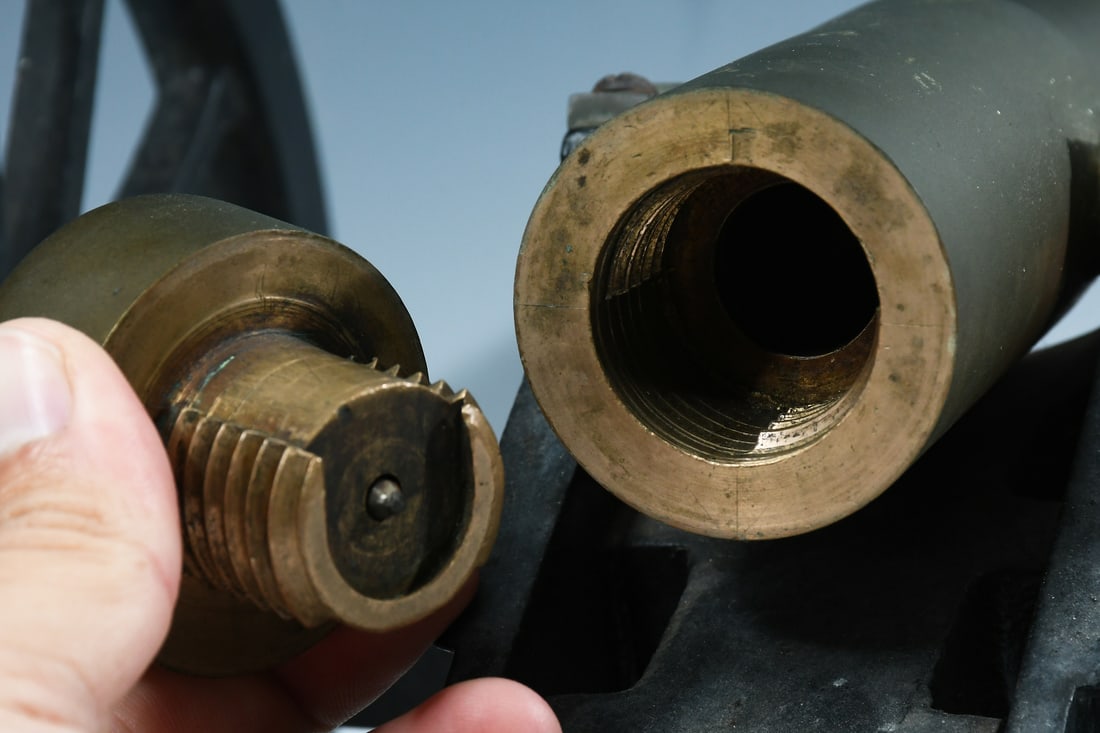 FUNCTIONING BRASS CANNON - 4