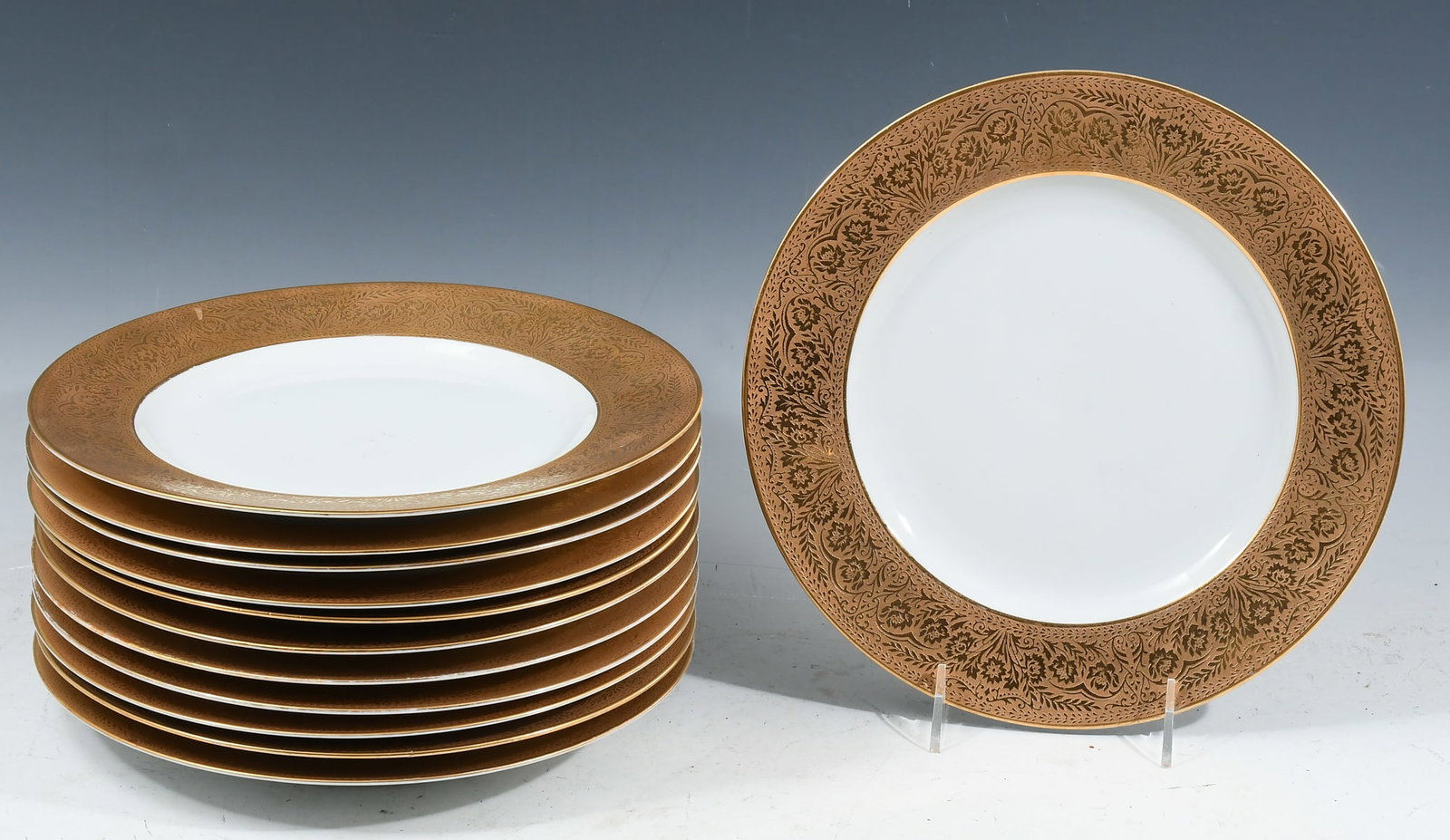 12 PC. THOMAS BAVARIA GOLD ENCRUSTED DINNER PLATES (1 of 4)