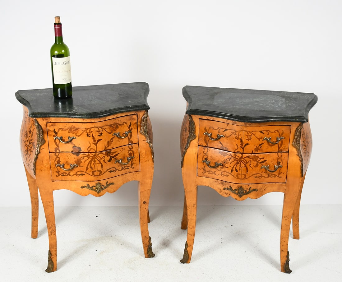 PR. MATCHING DIMINUTIVE MARBLE TOP COMMODES: PR. MATCHING DIMINUTIVE MARBLE TOP COMMODES: