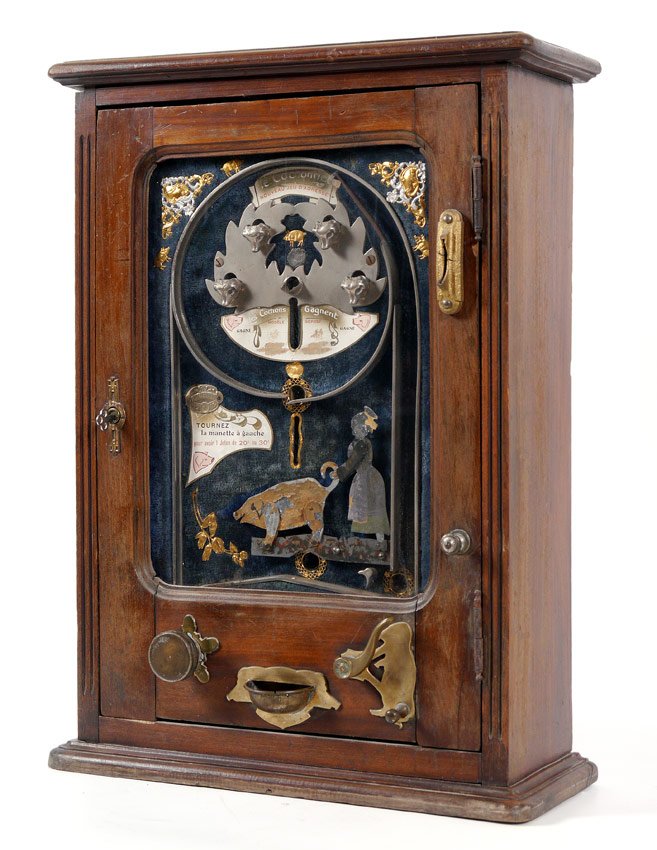 FRENCH LE COCHONNE TRADE STIMULATOR: FRENCH LE COCHONNE TRADE STIMULATOR: Early 20th century pinball style trade stimulator title ''Le Cochonne (the pig)''. Object of game to get ball into pigs head at top. Instruction on front tell the 