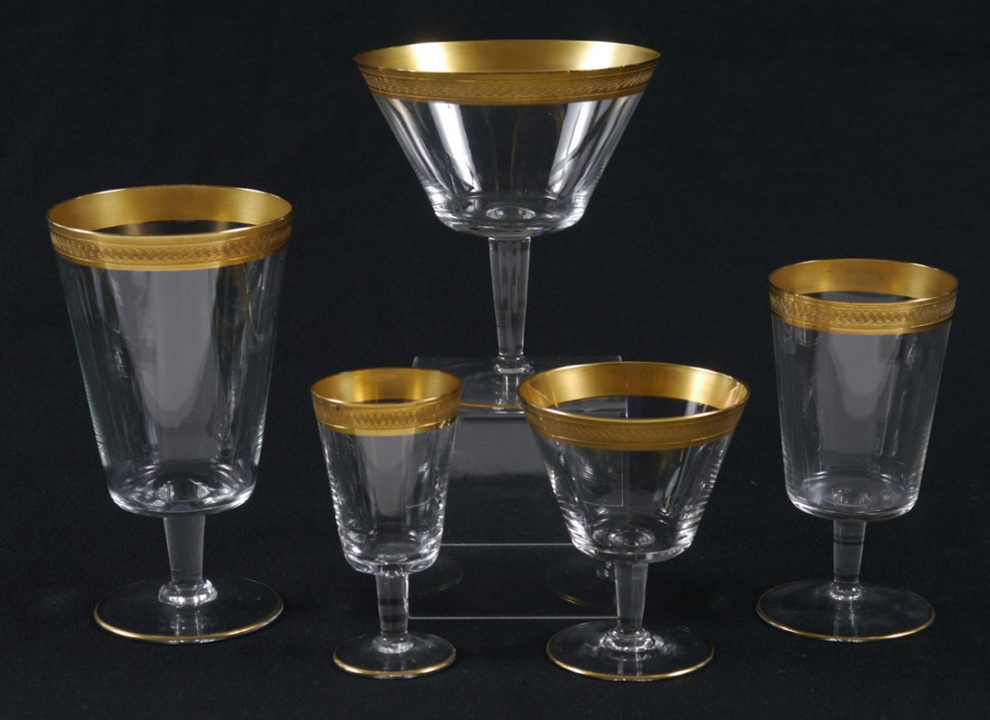 47 PIECE MOSER GOLD RIM CRYSTAL STEMWARE: MOSER CRYSTAL GOLD RIM STEMWARE: Approx. 47 pieces to include 7 goblets (5 3/4''), 9 champagne sherbets (4 1/2''), 11 wine 99 3/4''), 11 wine (3 1/2''), 9 liquor ( 3 5/8'').