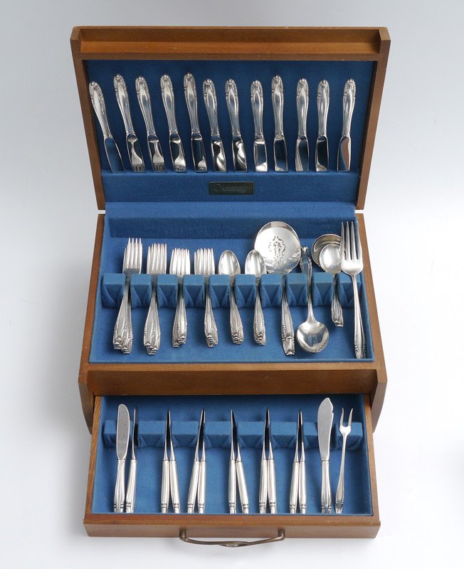 WALLACE STRADIVARI STERLING FLATWARE SERVICE: WALLACE STRADIVARI STERLING FLATWARE SERVICE: Service for 12, approx. 69 pieces in the Stradivari pattern by Wallace Silversmiths to include 12 forks (7 1/4"), 12 salad forks (6 3/8"), 12 teaspoons (6