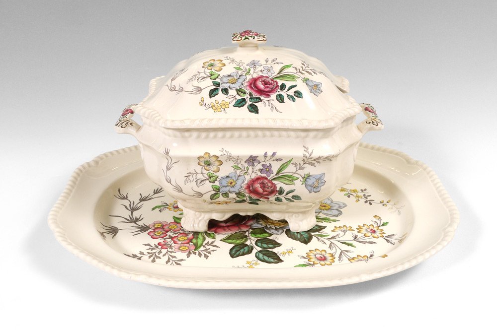 COPELAND SPODE ROMNER SOUP TUREEN & UNDERPLATE: COPELAND SPODE ROMNEY SOUP TUREEN & UNDERPLATE: In the floral decorated "Romney" pattern. Lidded tureen, 9" h. x 13" x 8 1/4", underplate 19" x 15 1/4".