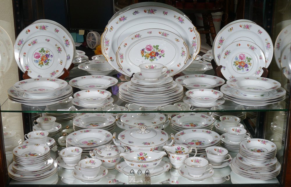 83 pc NORITAKE DRESALA FINE CHINA: NORITAKE FINE CHINA IN THE DRESALA PATTERN: Approx. 83 pieces to include 12 dinner plates (10''), 12 salad plates, 12 bread plates, 12 soup bowls, 11 dessert bowls, 7 cups, 12 saucers, covered vegetab