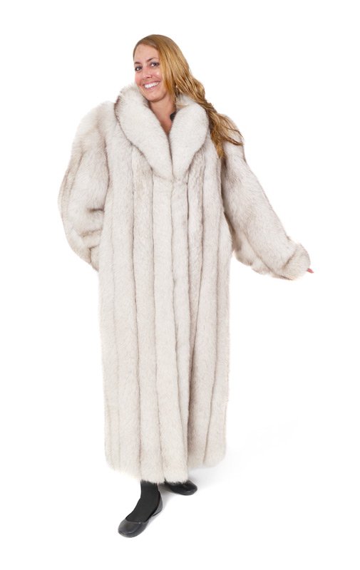 SAGA FOX COAT LARGE SIZE: SAGA FOX FUR FULL LENGTH COAT: Luxurious plush fox fur coat, fully lined, Adolfo and Saga Fox, Ranched Fox labels. Large to XL in size, measures approx 53" collar to hem, 26" shoulder to cuff.