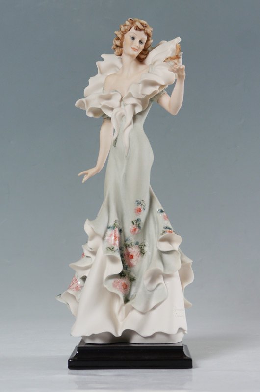 GIUSEPPE ARMANI FIGURE 2005 SOCIETY PRETTY WOMAN #1938C: GIUSEPPE ARMANI FLORENCE SCULTURE d'ARTE FIGURINE, PRETTY WOMAN: #1938C, 2005 Society Member Figure, approx. 13 5/8"h.