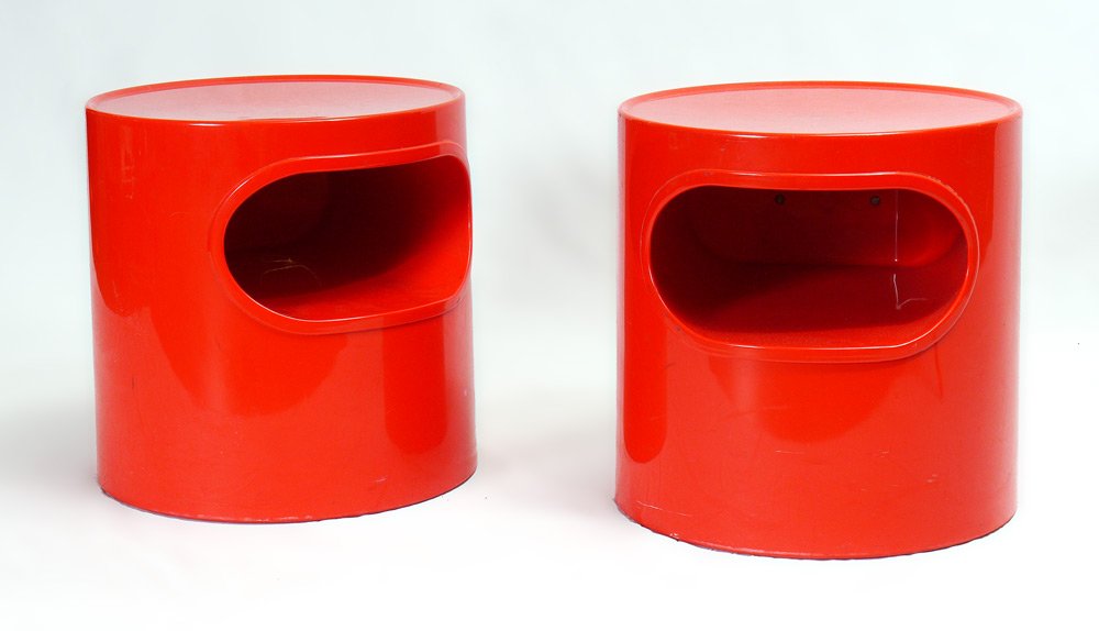 EMMA SCHWEINBERGER FOR ARTEMIDE NIGHTSTANDS: EMMA SCHWEINBERGER FOR ARTEMIDE NIGHTSTANDS: Pair of red ''Giano'' molded plastic night stands designed by Emma Gismondi Schweinberger for Artemide Milano, Italy. Each stand with recessed shelf, overa