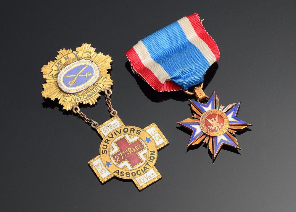 2 CIVIL WAR VETERANS MEDALS: 2 CIVIL WAR VETERANS MEDALS: 2 pieces total to include 1) Loyal Legion pin back ribbon and medal, numbered 10886, 2 3/4'' long. 2) Survivors Association with markings for 1st NY Vet. Cavalry, 33rd Reg
