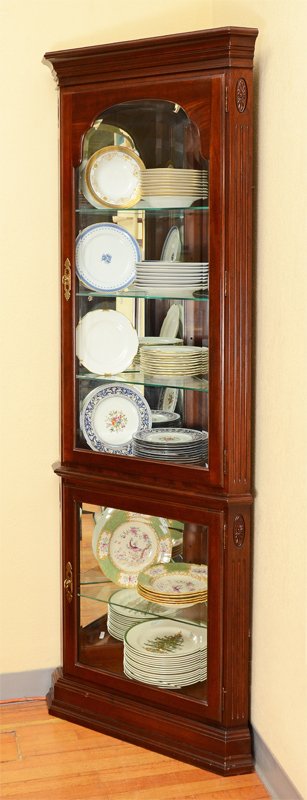 Ethan Allen Corner Curio Cabinet Aug 24 2014 Burchard