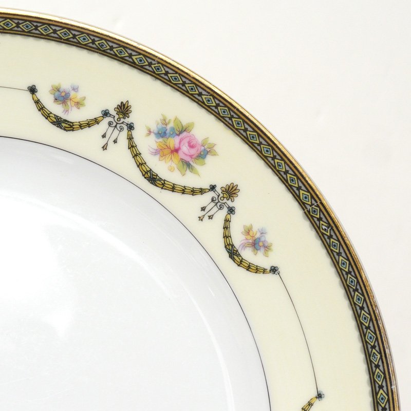 NORITAKE MARIGOLD FINE CHINA FOR 10 PLUS: NORITAKE MARIGOLD FINE CHINA SERVICE FOR 10: Approx. 100 pieces to include 12 dinner plates (10), 12 salad plates, 11 bread plates, 11 dessert bowls, 10 cream soup bowls with 12 underplates, 10 tea cu