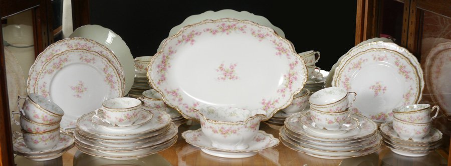 BAWO & DOTTER FLORAL LIMOGES CHINA DINNER SERVICE: FRENCH LIMOGES FINA CHINA SERVICE: Bawo & Dotter, early 1900's. Approx. 42 pieces in a pink floral design with scalloped gilt rim by Bawo & Dotter Elite Works to include 7 dinner plates (9 7/8"), 8 sa