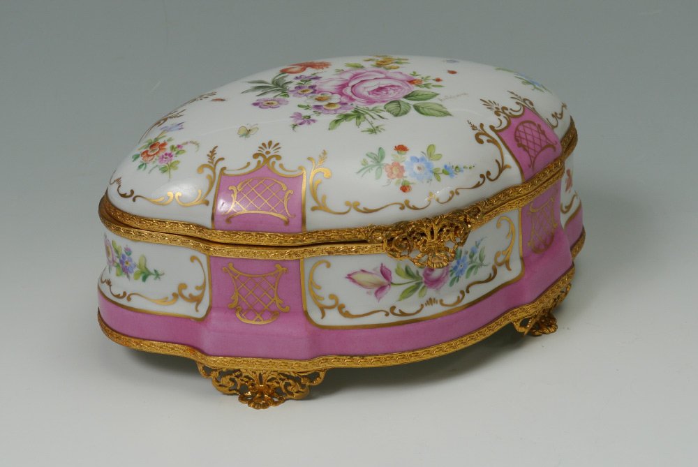 HAND PAINTED FRENCH LIMOGES PORCELAIN BOX Jan 25, 2015 Burchard Galleries Inc in FL