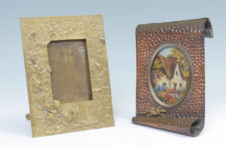 2 AESTHETIC MOVEMENT FRAMES (1 of 1)