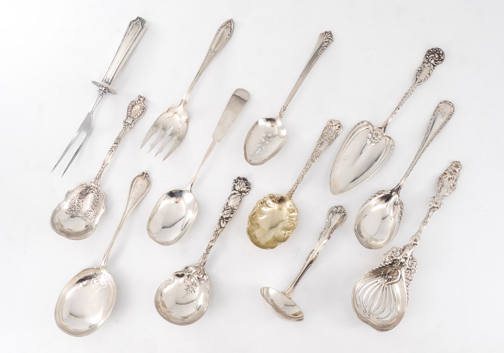 12 PIECE ESTATE COLLECTION STERLING FLATWARE: 12 PIECE ESTATE COLLECTION STERLING FLATWARE: 12 pieces total, assorted patterns by assorted makers to include Alvin, Heirloom, Durgin, Reed & Barton, Towle, Gorham and more. Several pieces monogramme