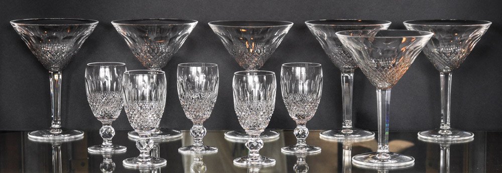WATERFORD COLLEEN MARTINI & WINE GLASSES: 11 PC WATERFORD COLLEEN CRYSTAL: 6 Martini glasses, 6". 5 sherry glasses, 4.25".