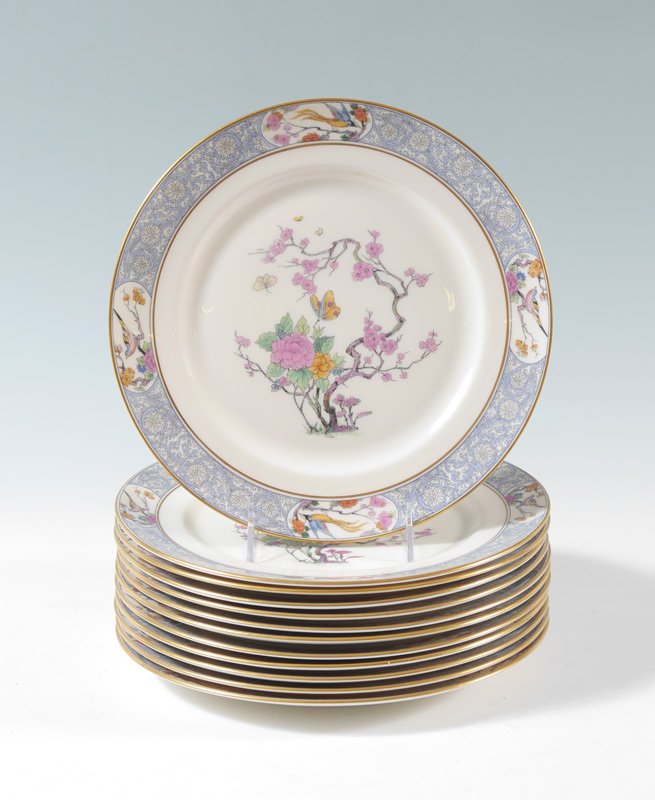 12 LENOX PLATES IN THE MING PATTERN: 12 LENOX PLATES IN THE MING PATTERN: Each approx. 10.5"diam.