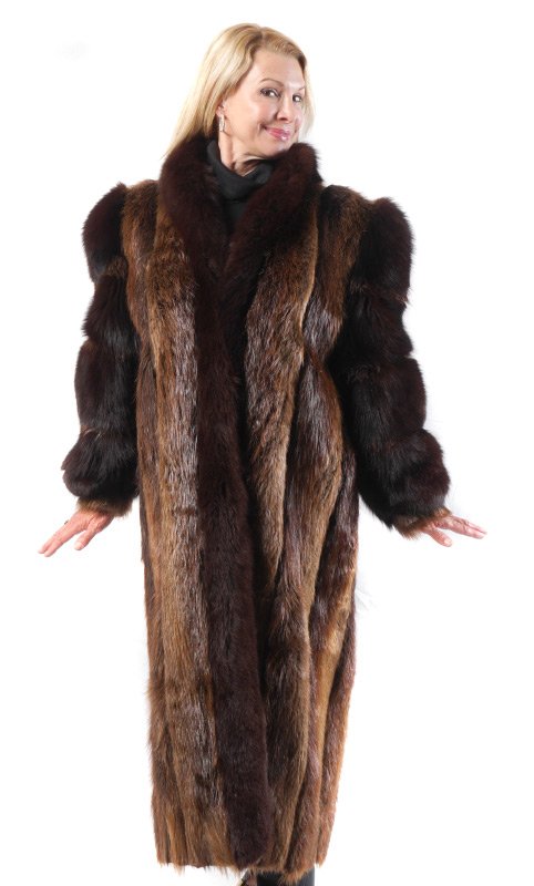 FOX AND RACOON FIR COAT SIZE 16: FOX FUR AND RACOON FUR COAT: Full length luxury coat with fitted cuffs, Philip Reiner New York label and tagged at size 16.