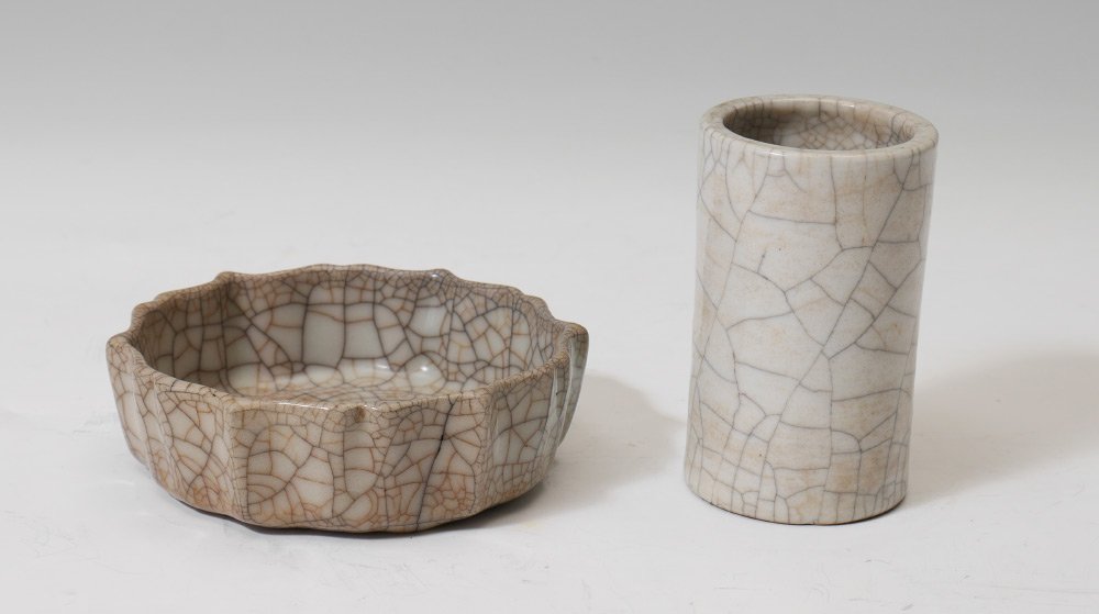 CHINESE CRACKLE GLAZE BRUSH WASHER AND VASE: CHINESE CRACKLE GLAZE BRUSH WASHER AND VASE: 2 pieces total to include 1) Crackle glaze mallow form Ge-Yao brush washer, 1 3/4" h. x 6". 2) Crackle glaze cylindrical vase with impressed marks on base,