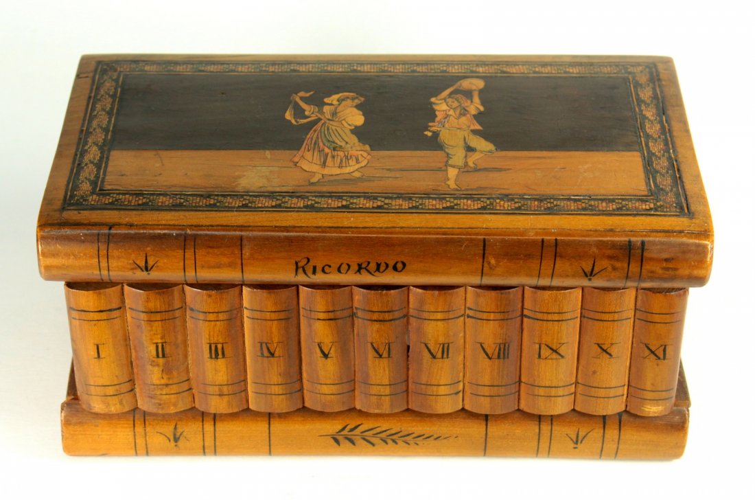 Antique Italian SORRENTO Ware Inlaid Walnut Box RICORDO (1 of 12)