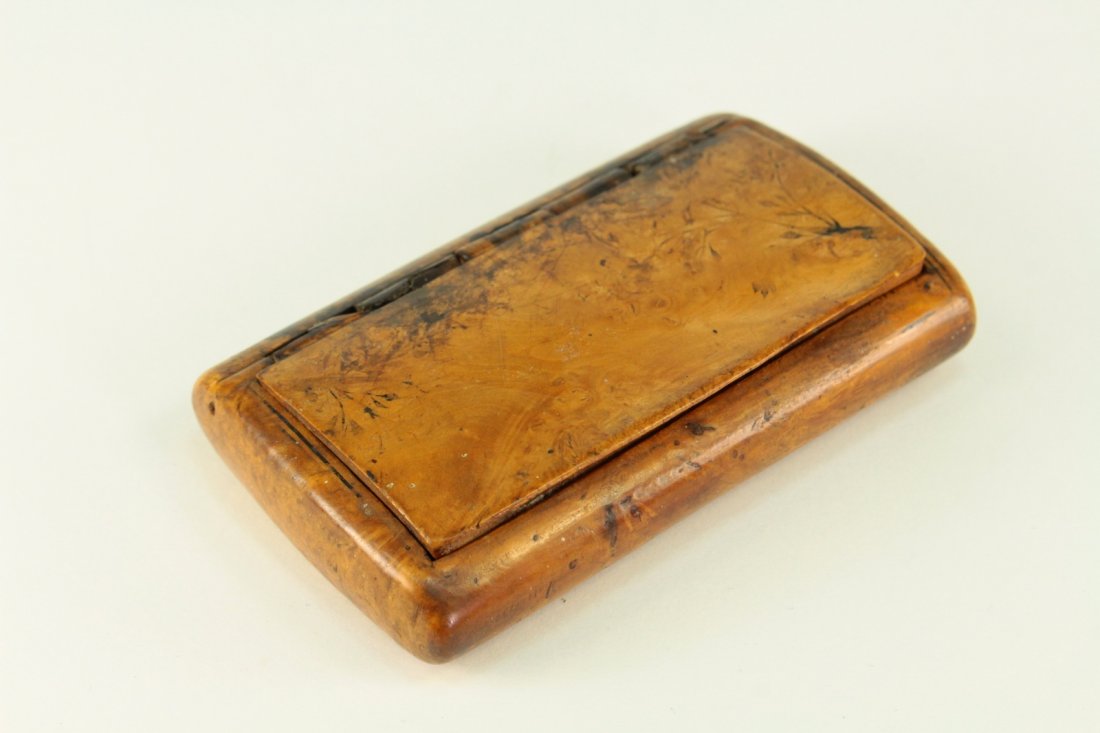 18th c. Burl Wood Snuff Box, Opium Case, Tobacco: Early snuff or tobacco box, it size would fit for both. Made of root burl wood, very finely carved. Hinged top lid, the hinges need adjustment. Antique, mid/late 18th century. Measurements: Approx. 3.