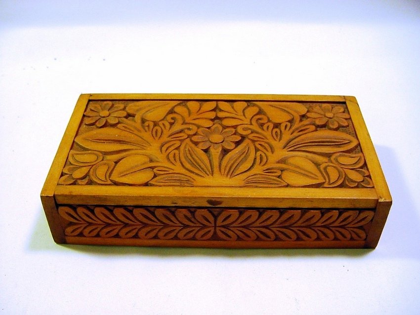 c.1920 ART DECO Carved Walnut Wood Tobacco Box: Hand carved Walnut wood with deeply detailed floral motifs. The inside is separated in two compartments. Circa 1920's, clearly shows the Art Deco influence. Signed "PV" on the bottom as pictured. Meas