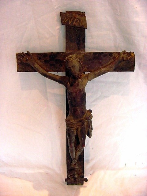 Ea.1600's Flemish Carved Wooden Crucifix Relic: Medieval crucifix or cross, carved and crafted from wood. Expressive detailing. All hand carved figure of Jesus, INRI plaque and Skull and Cross Bones ornament. Possibly Flemish. Circa early 1600's, p