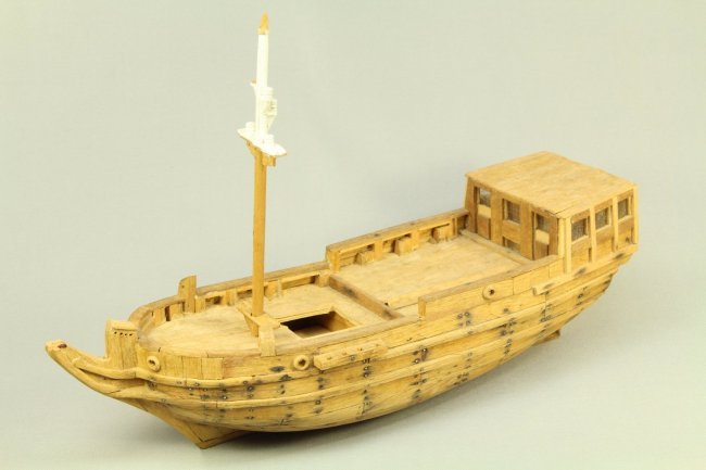 Vintage Scratchbulit Wooden Hull for Sailing Model Ship (1 of 10)