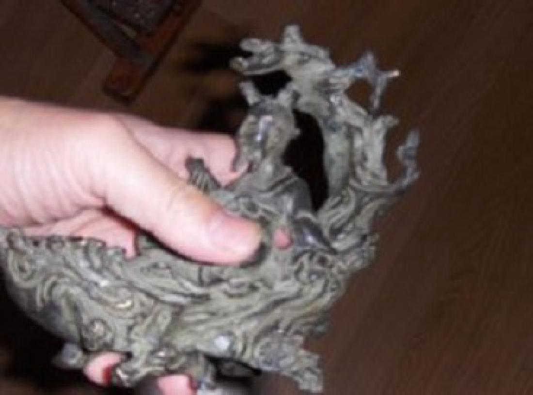 qianlong mark bronze qing carving. (1 of 4)