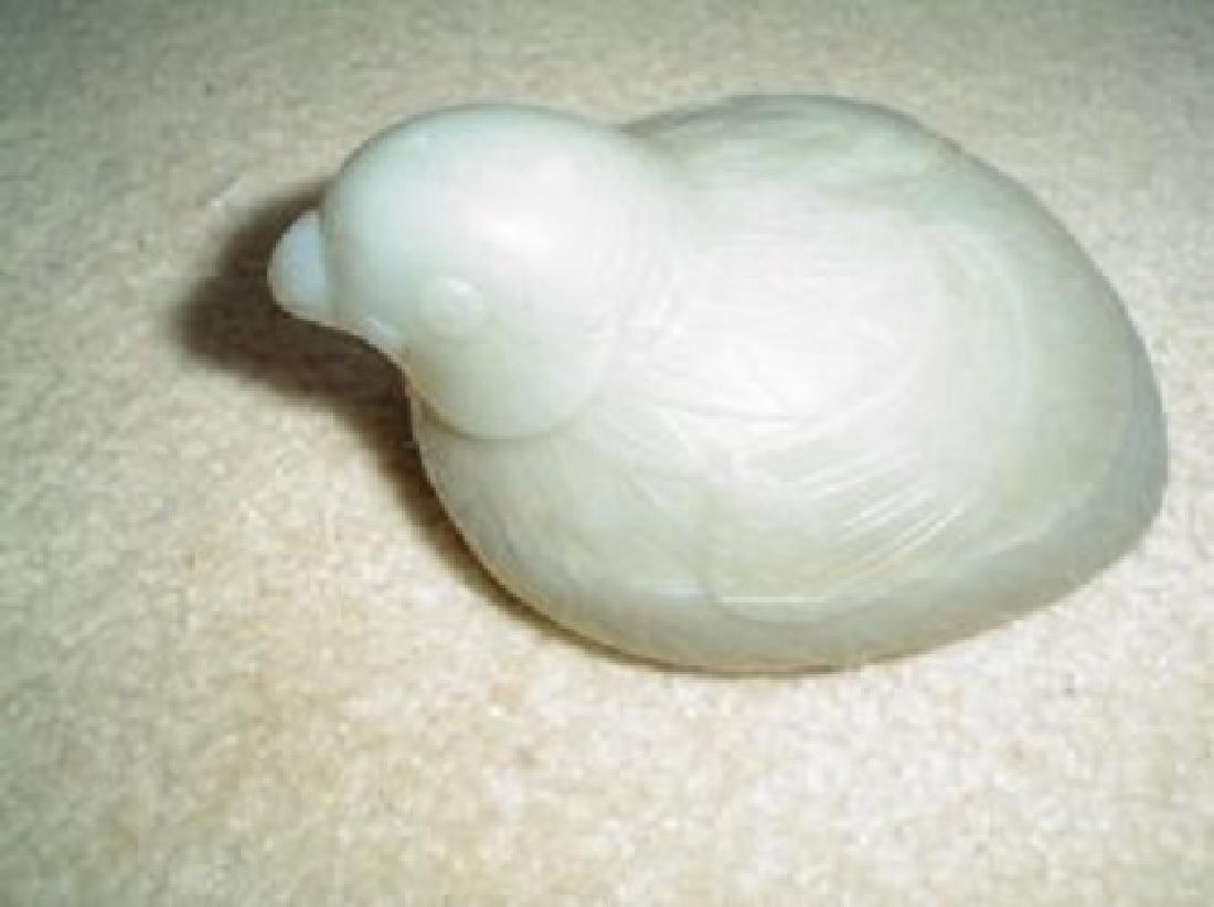 Chinese qing dynasty jade bird carving. (1 of 2)