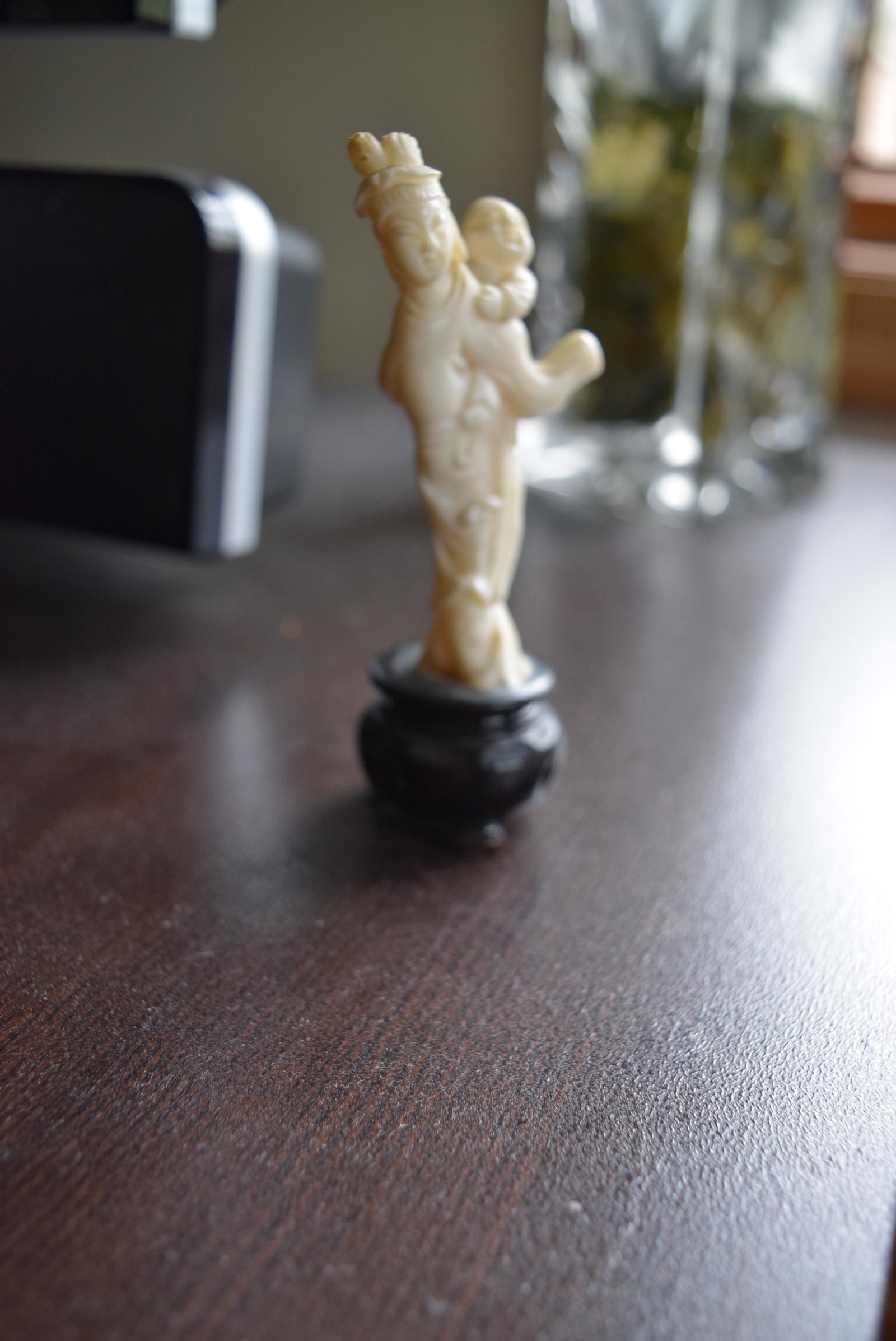 Chinese coral carving women.: white coral carving, very nice. 4.25 inches tall with the bottom.