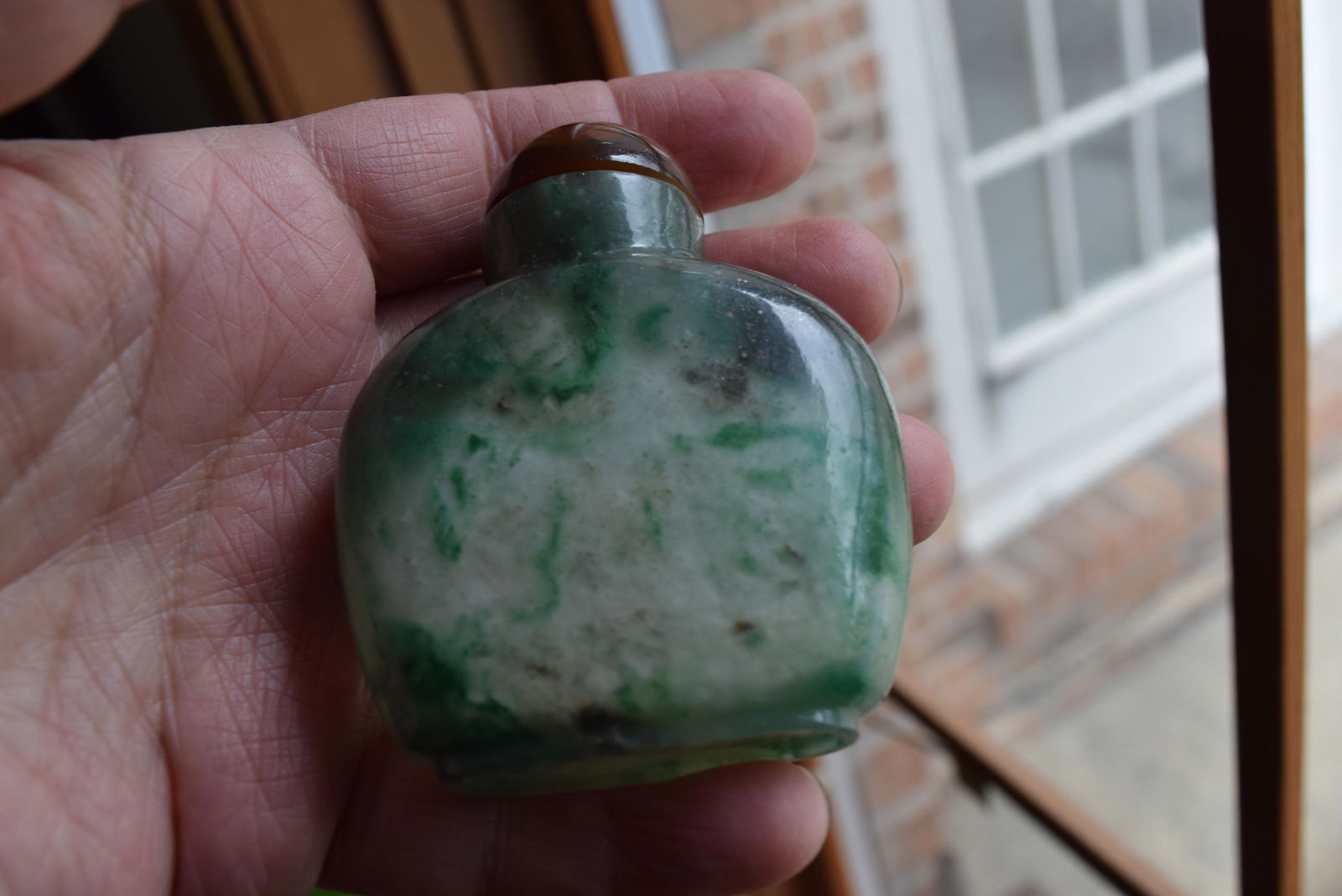 Chinese jadeite large snuff bottle. (1 of 7)