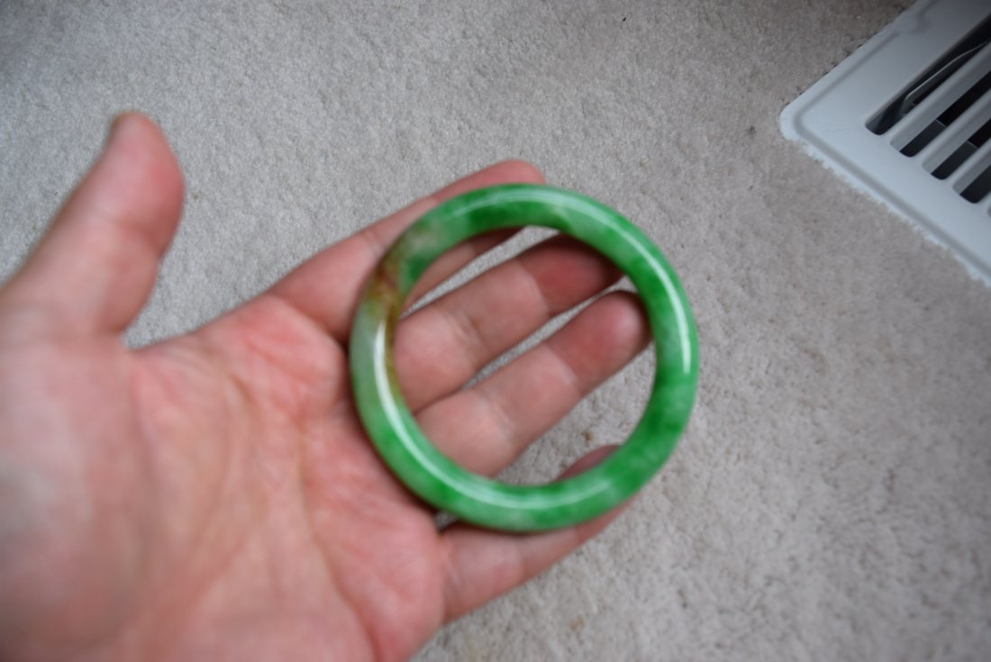 green jade bangle (1 of 5)