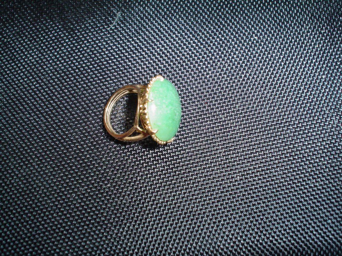 chinese 14K jadeite ring. - 2
