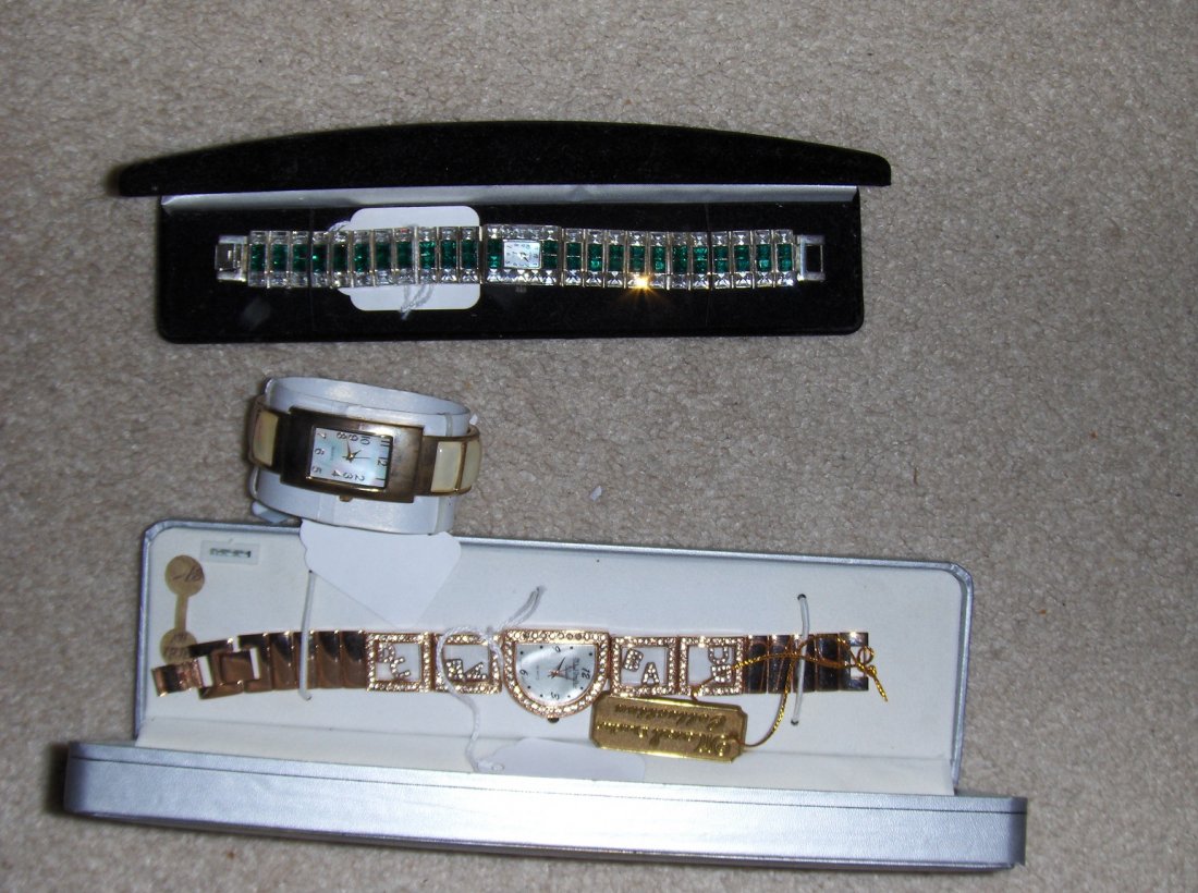 Three pieces of old watches.